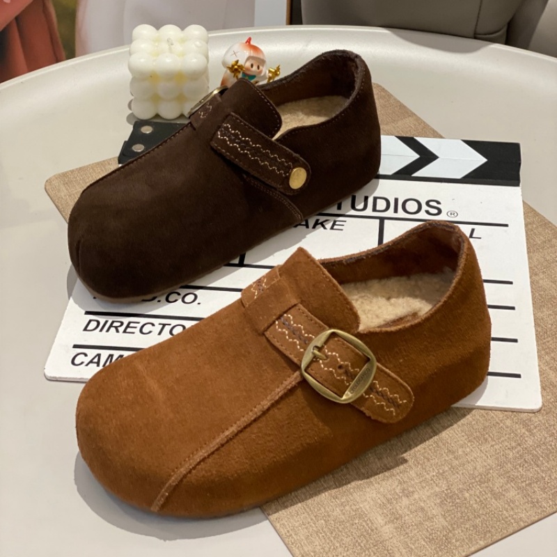 2025年新款复古磨砂休闲鞋