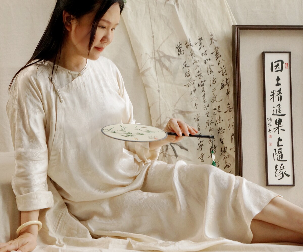玉无瑕柜中缘原创米白色古典睡袍天丝麻提花光泽丝滑家居袍子女夏