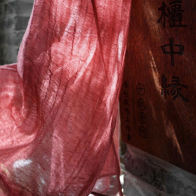 浣纱柜中缘原创文艺酒红色甜美轻盈精细稀疏亚麻造型围巾女冬春