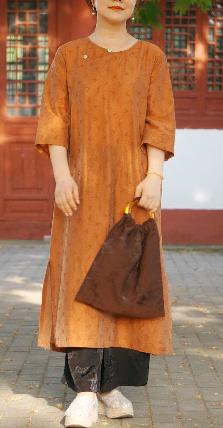 思想起柜中缘原创中式琥珀色提花丝麻清凉光泽圆领斜襟长袍子女夏