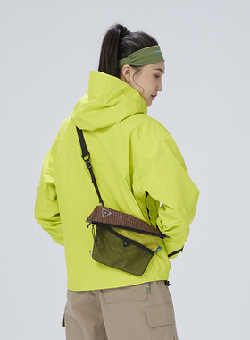 TRIP&CO 户外山系轻量化斜跨小包超轻背包可调节长短登山包