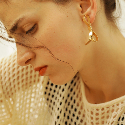 金色定型925银针耳环蝴蝶结