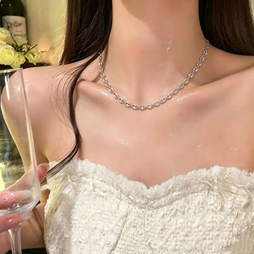 轻奢小众设计感金属项链女2026新款爆款高级感锁骨链颈链配饰
