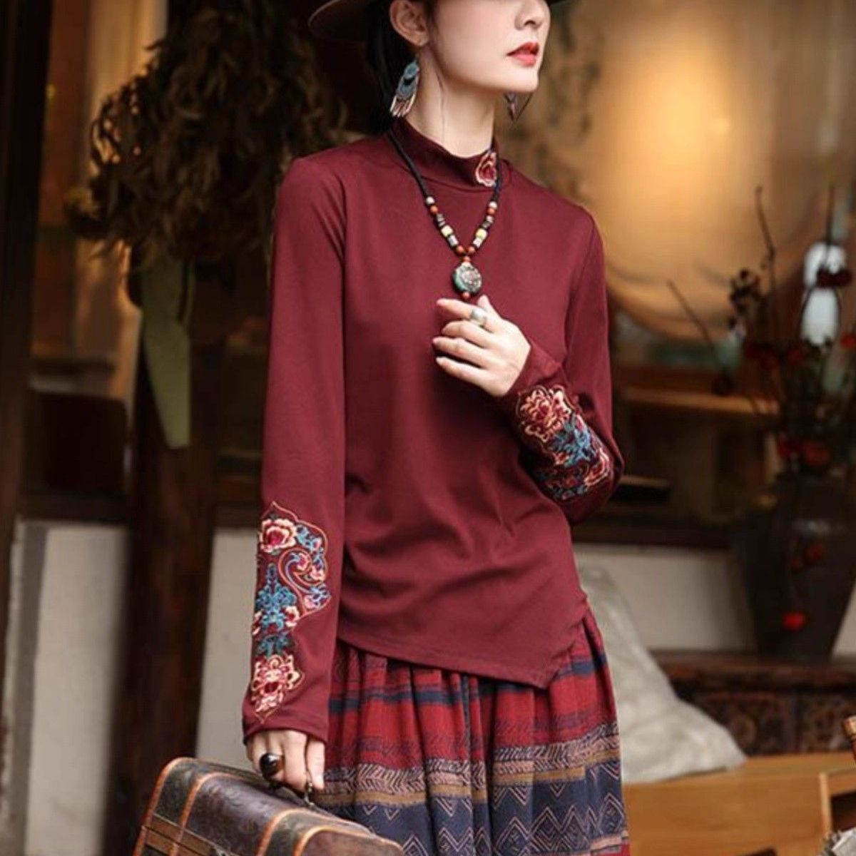 秋冬新款文艺民族风刺绣长袖t恤