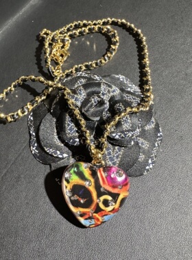 包邮黄铜新款黑色小羊皮爱心彩色项链女锁骨链颈链轻奢风毛衣链