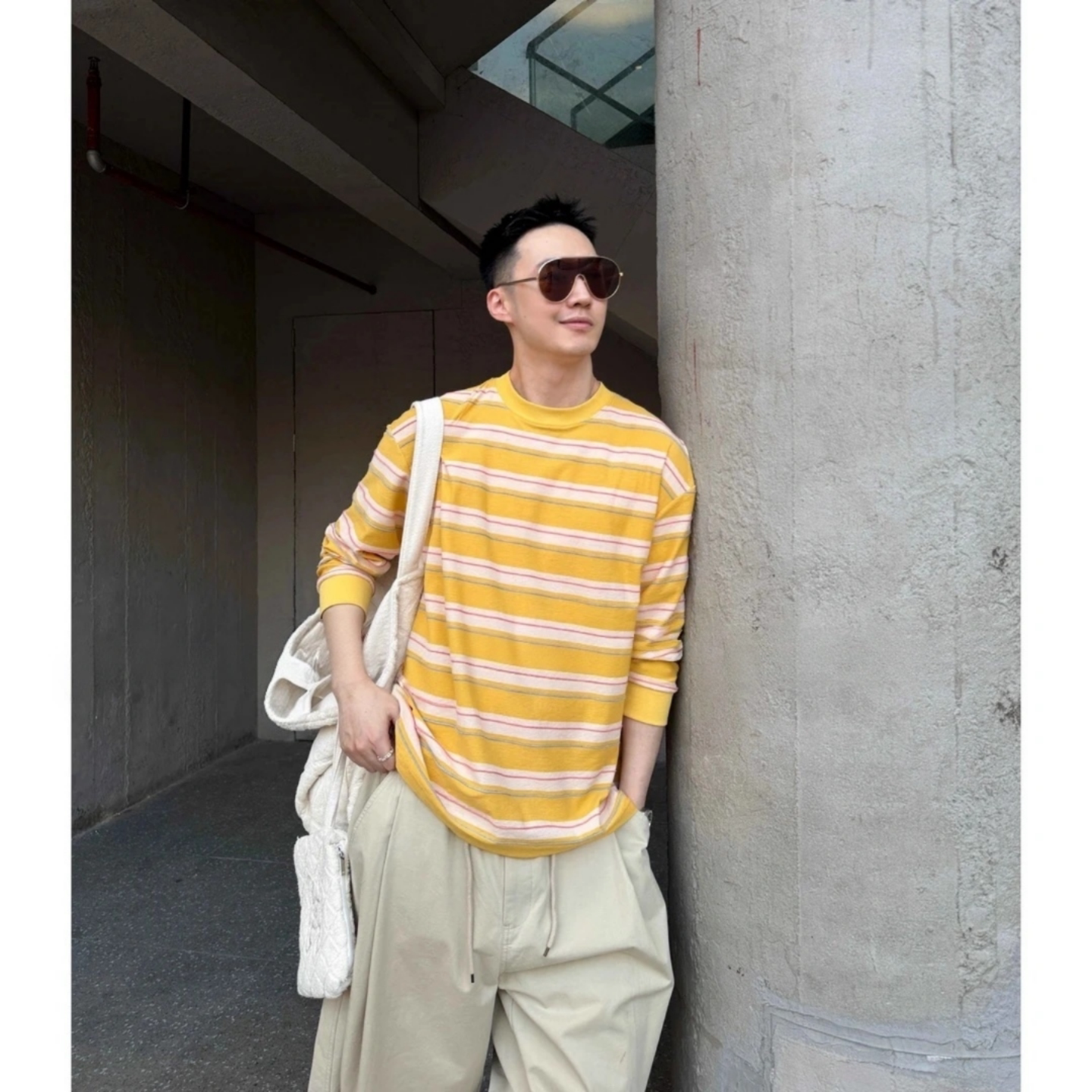 新款秋季小众潮流条纹圆领长袖T恤百搭时尚宽松痞帅男士休闲上衣