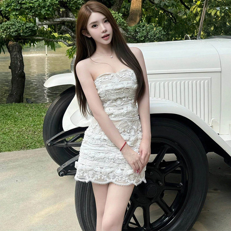 鱼骨抹胸蕾丝连衣裙女春夏2026新款纯欲风辣妹性感收腰包臀短裙