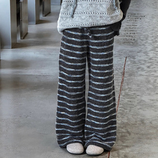 女童条纹裤春秋季2025新款中大童松紧高腰阔腿裤慵懒风休闲裤洋气