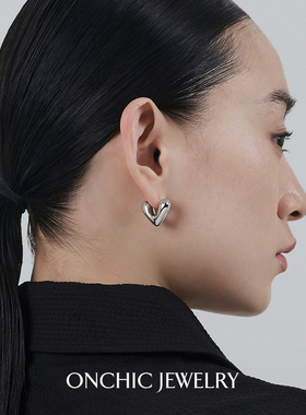 王霏霏同款OnchicOR系列爱心形耳环女爱心耳钉银色小众高级感简约