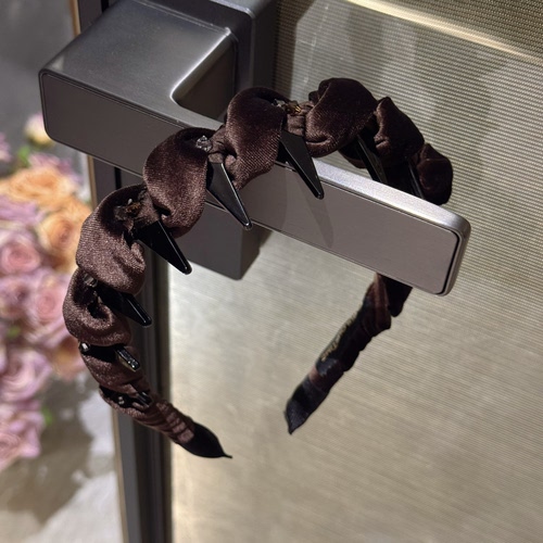 简雅静奢棕色丝绒褶皱带齿发箍
