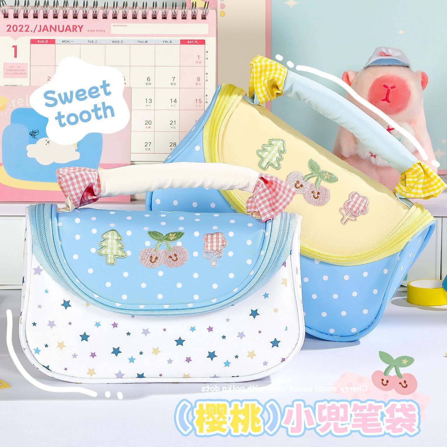 三年二班樱桃小兜多巴胺学生笔袋