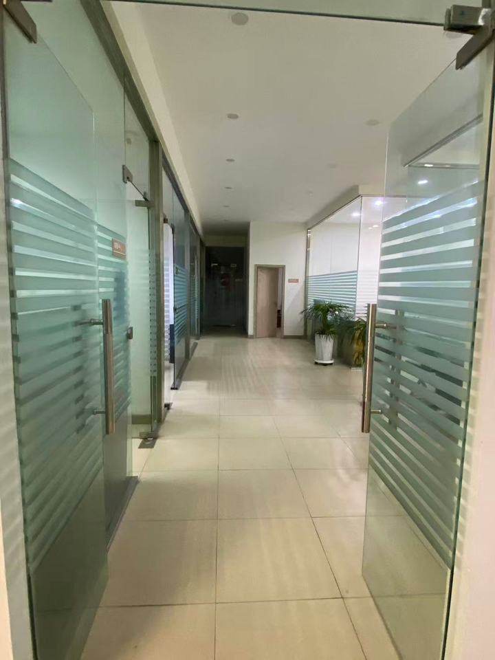 2月21日阜阳经济技术开发区京九办事处十八里铺货站路西侧土地使用权及地面附属物网络拍卖公告