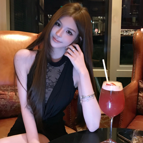FAY【依顿美神】纯欲挂脖荡领蕾丝拼接收腰无袖连衣裙