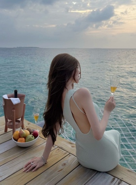 FAY【薄荷斜韵】春夏新款斜肩针织包臀中长款连衣裙