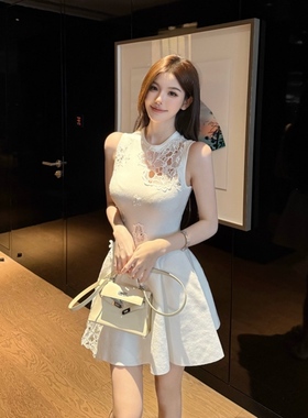 FAY【午夜蕾丝】蕾丝刺绣拼接收腰漂亮裙摆无袖连衣裙