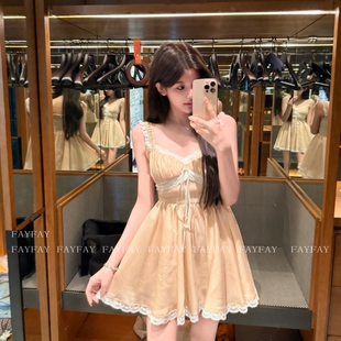 FAY【奶油松塔】纯欲蕾丝花边收腰显瘦褶皱吊带连衣裙