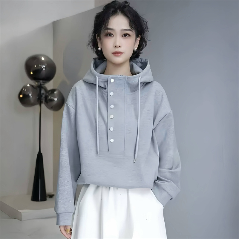宽松半开领纽扣连帽抽绳卫衣