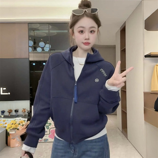 秋冬新款INS风藏青色连帽短款拉链卫衣开衫胸前字母小标短外套女