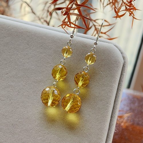 黄色珠宝气质长款爆闪