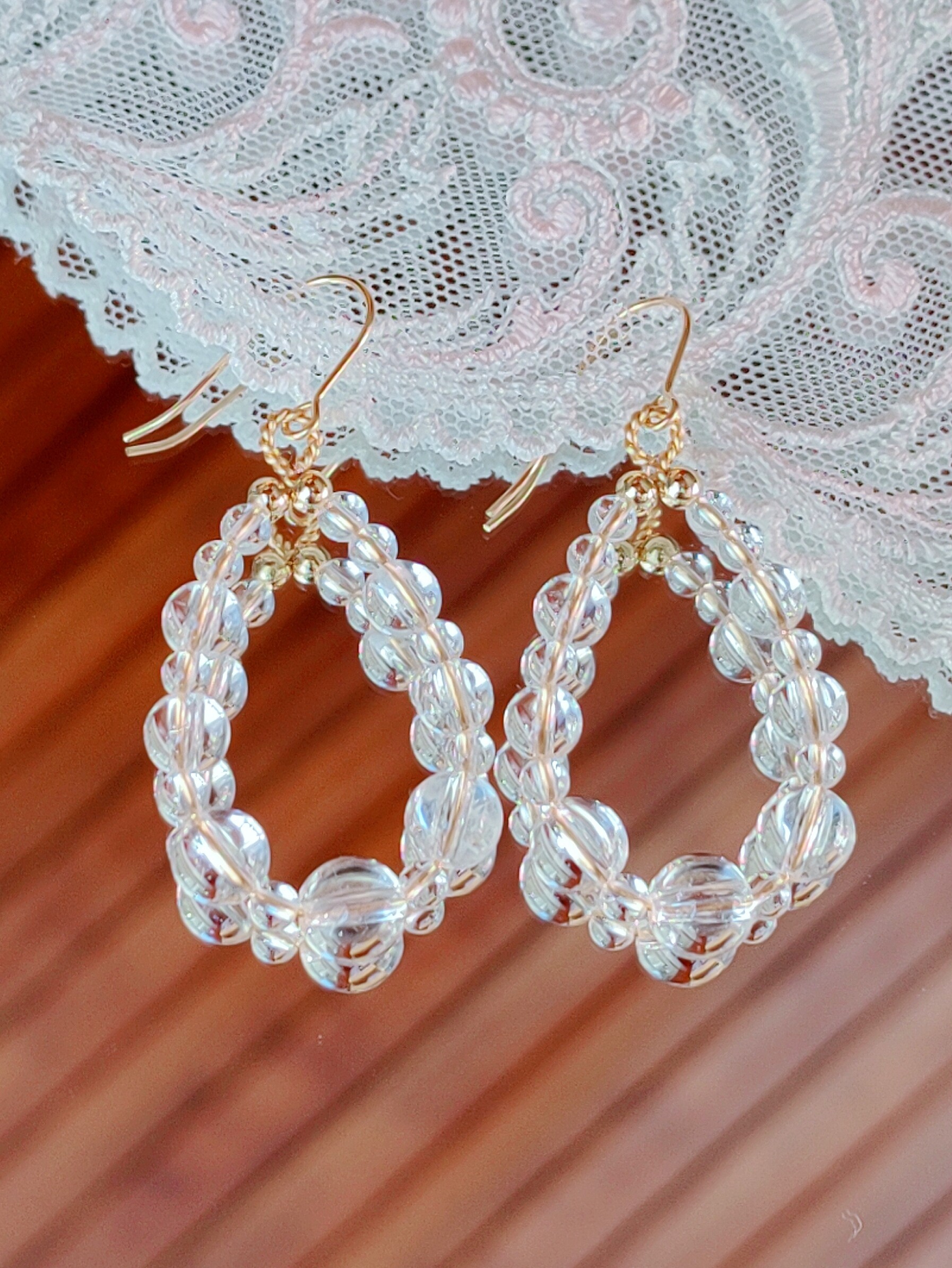 천연 크리스탈 귀걸이 투명한 화이트 크리스탈 귀걸이 심플하고 가볍고 고급스럽고 패셔너블한 귀걸이 틈새 기질과 높은 스타일 감각