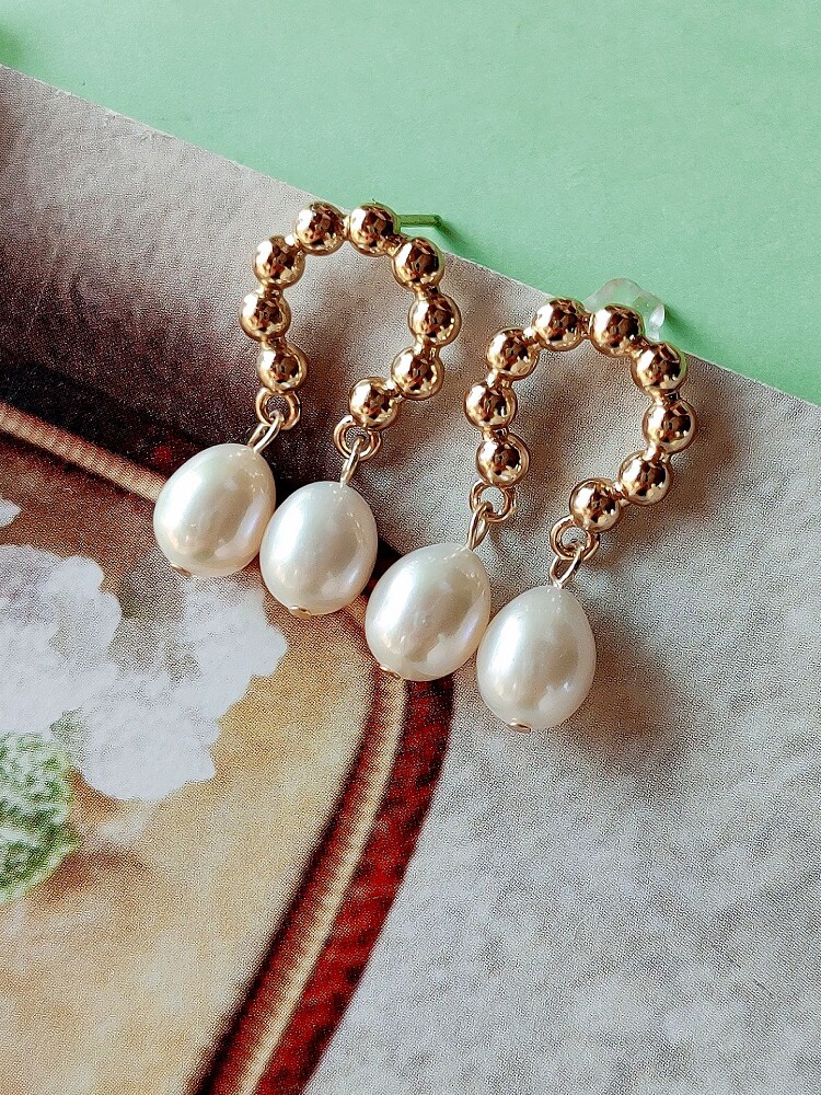 프랑스의 우아한 천연 담수 진주 귀걸이 복고풍 정교하고 고급스러운 디자인 가벼운 럭셔리 귀걸이 여성용  귀걸이