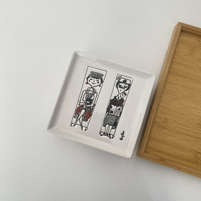 出口丹麦浮雕人物方型碟子套装吐骨碟子陶瓷小点心盘个性小盘子