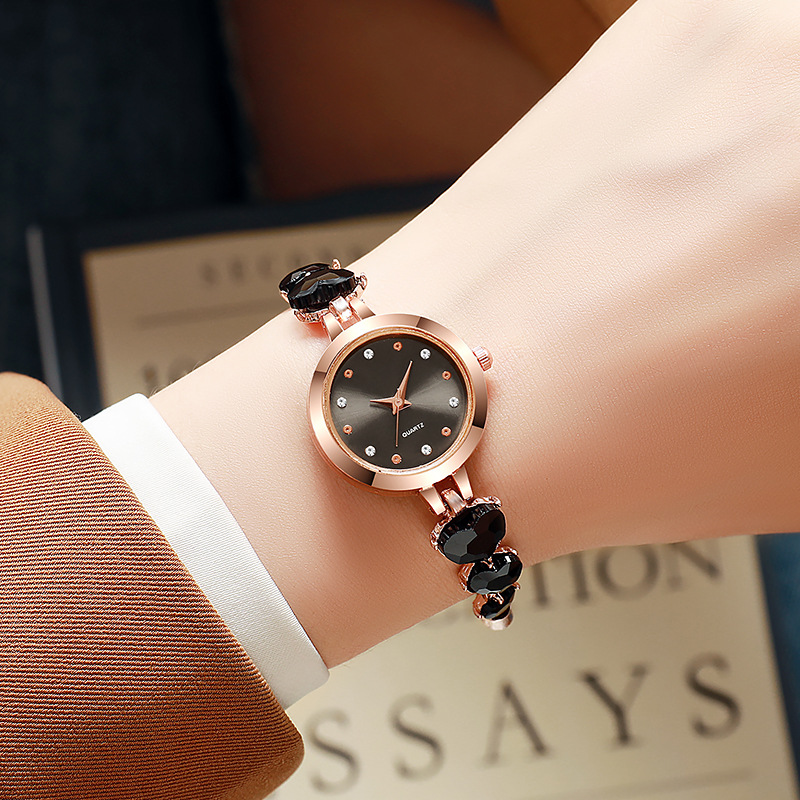 多色小爱心镶钻装饰 ins学院风优雅小圆表盘手链精致休闲百搭手表