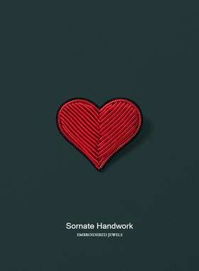 精致简约红色爱心胸针高档女设计感小众情侣配饰别针手工饰品徽章