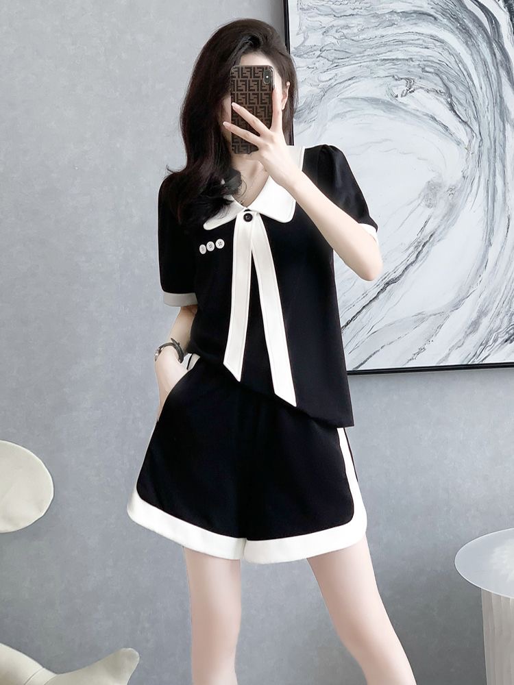 时尚减龄短袖短裤套装女