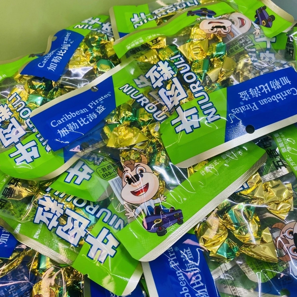 牛肉粒牛肉干网红休闲小零食独立包装追剧小吃办公室香辣网红零食