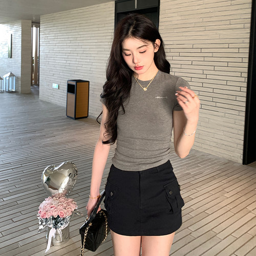 修身圆领针织短袖T恤女