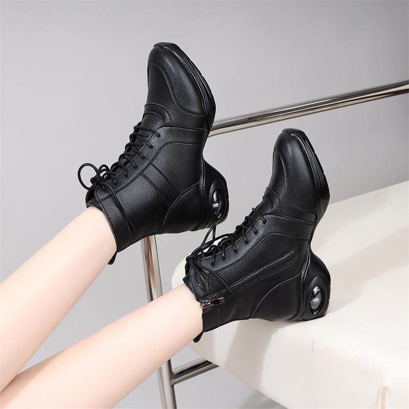 秋冬加绒广场舞鞋轻便妈妈跳舞鞋成人爵士舞蹈鞋女软底水兵舞靴子