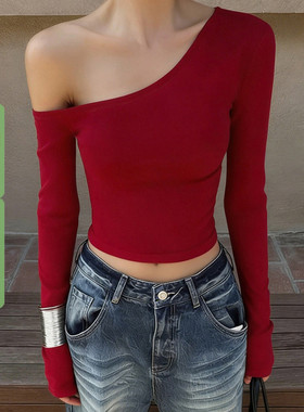 WEEKEEP 辣妹性感红色小众设计斜领露背上衣百搭修身打底长袖T恤