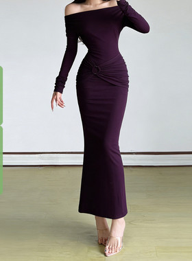 WEEKEEP 辣妹性感紫色一字肩圆环褶皱长袖连衣裙修身收腰包臀长裙