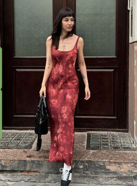 WEEKEEP 复古风红色花卉印花方领低胸吊带连衣裙性感修身收腰长裙