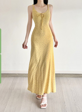 WEEKEEP 小清新黄色碎花系带露背吊带连衣裙度假收腰A摆显瘦长裙