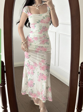 WEEKEEP 度假风辣妹方领植物花卉印花网纱连衣裙褶皱收腰显瘦长裙