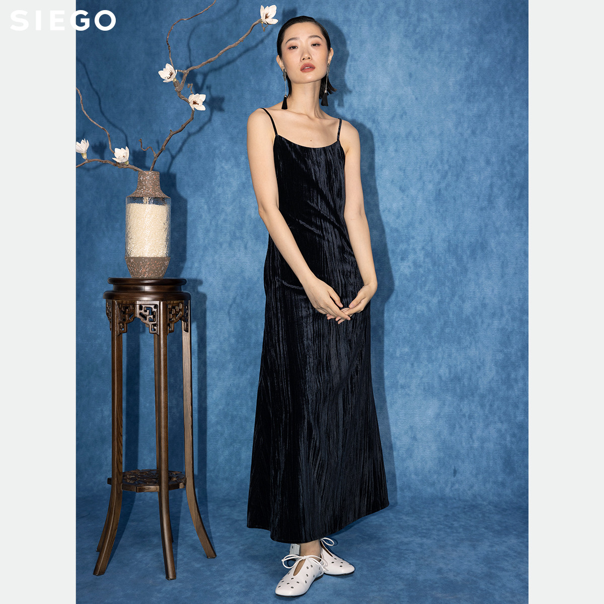 Siego西蔻都市摩登石墨黑压褶丝绒吊带裙64523609
