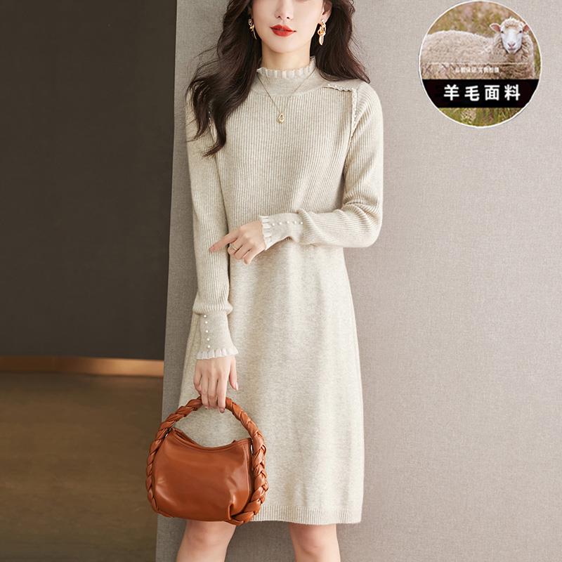 配大衣的毛衣连衣裙秋冬季女新款高级羊绒中长款羊毛针织打底衫厚