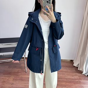 法国艾家春秋新款三合一防风防泼水户外旅行徒步冲锋衣女风衣外套