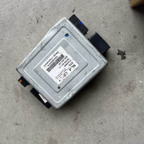 现代IX25IX35库斯途新胜达途胜L中控车身模块控制器室内保险丝盒