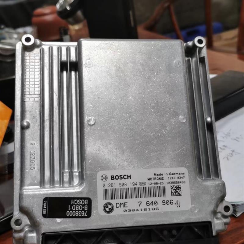 适用于宝马E90发动机电脑3系X1 N46N46N行车电脑328I包编程直接装