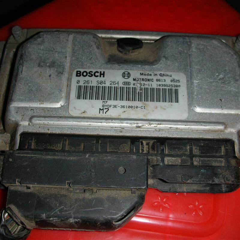 比亚迪F3发动机电脑板 ECU 电路板 0261S04264/BYDF3E-3610010-C1