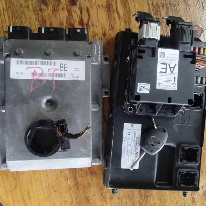 江铃新时代V348全顺车身电脑模块/8C1T-14A073-BC/BB/CF着车一套