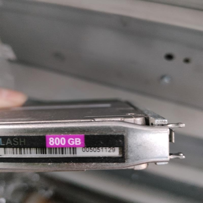 EMC 2.5寸 SDD 800G 005051129 VNX硬盘 成色OK现货