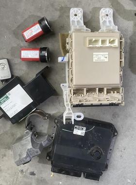 丰RAV4老款 室内保险盒 82730-0R030/0R040 保原厂正品车身电脑