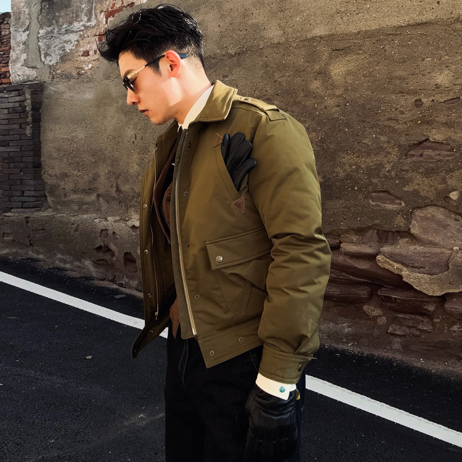 英式飞行夹克短款廓形尼龙面料轻薄款羽绒服保暖外套