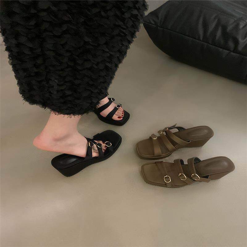 夏季黑色厚底凉拖鞋仙女鞋子外穿2025新款网红气质坡跟松糕凉鞋女