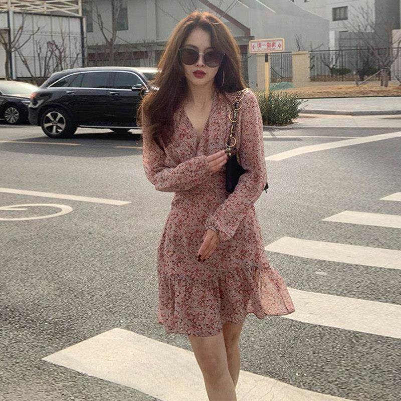 FAshi 2023年早秋新款法式V领收腰鱼尾裙子气质初恋碎花连衣裙女