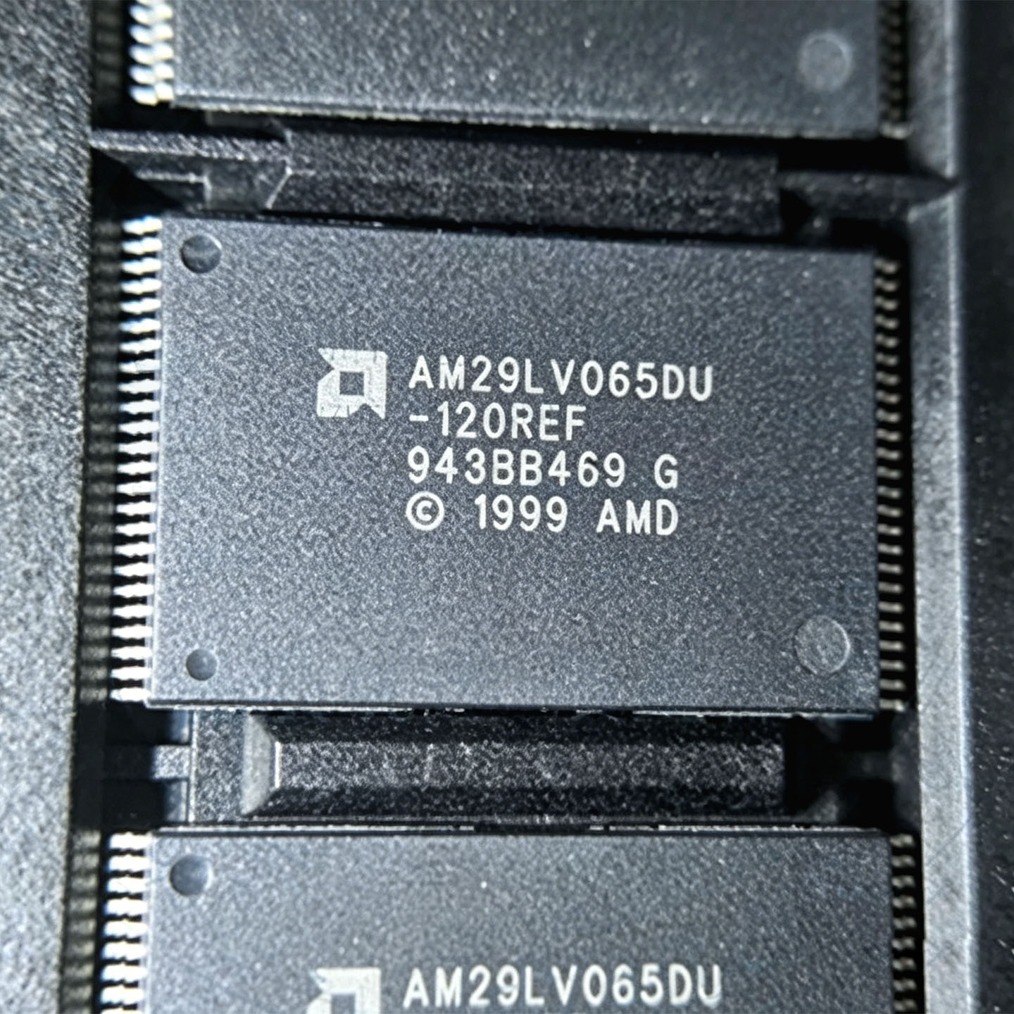 AM29LV065DU-120REF 进口全新原装 工业级 64Mbit 闪存存储芯片